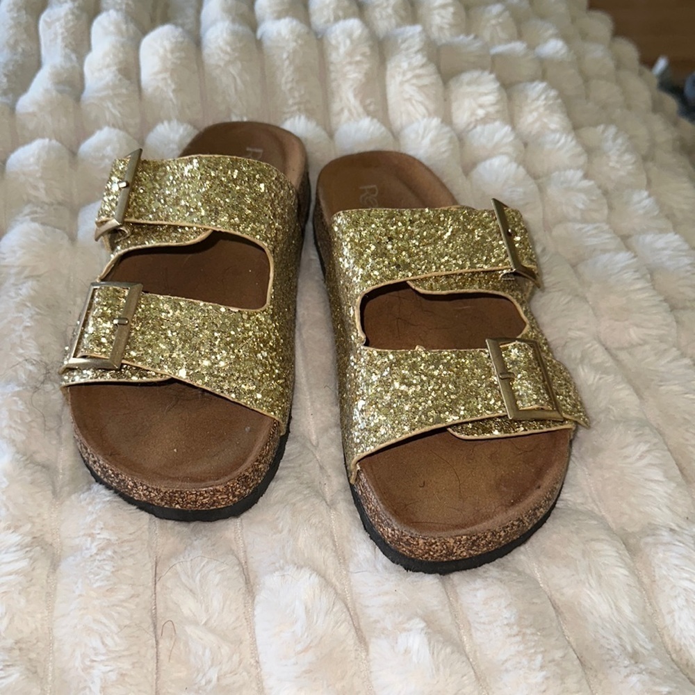 Size 7 gold glitter sandals